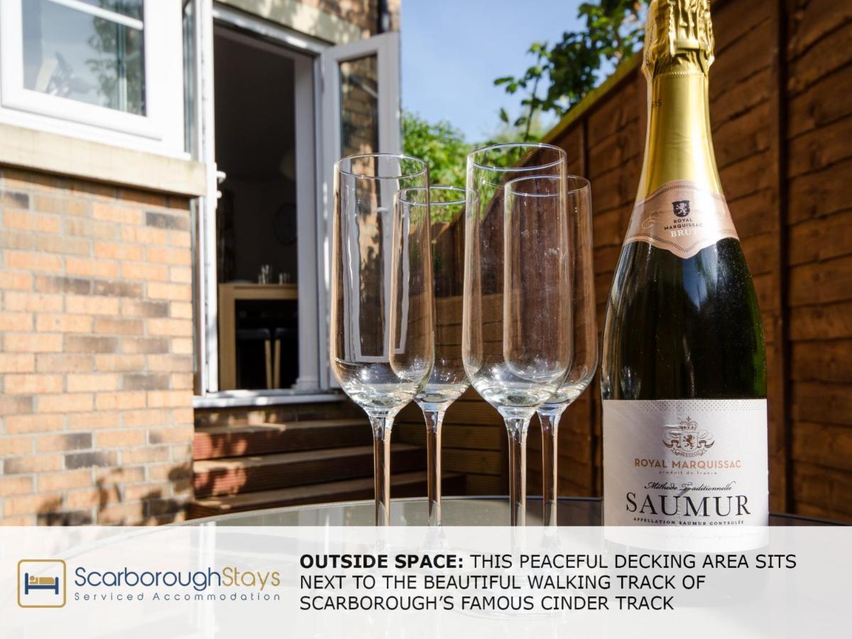 Candler Lodge - 3 Bedroom Townhouse With Parking - Patio Area & Seating Scarborough Exteriör bild